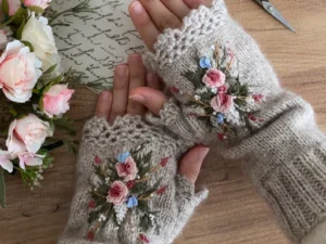 Embroidered Mittens / Handmade Mittens / Embroidered Gloves